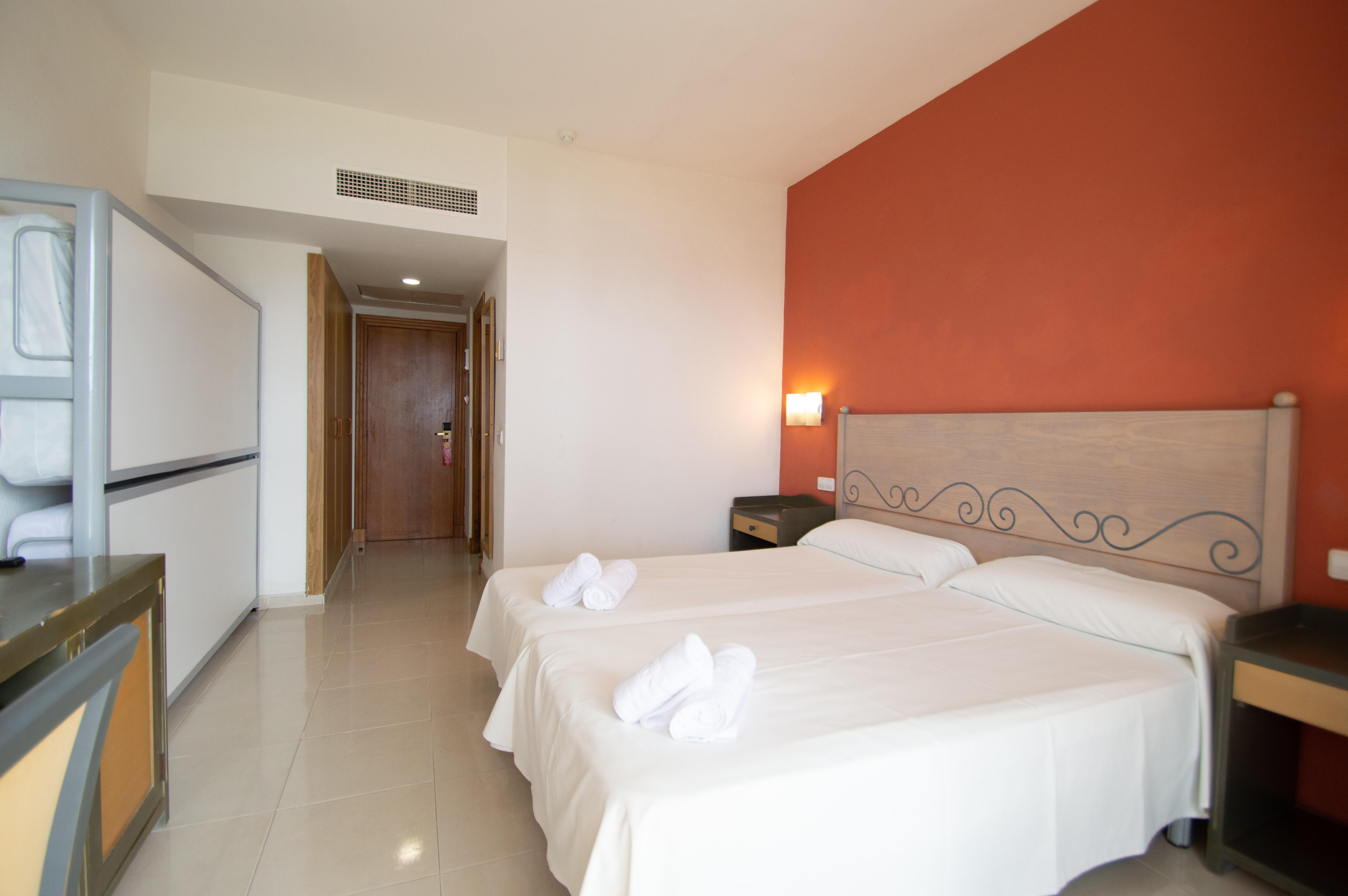 Club Hotel Aguamarina Arenal d'en Castell Exterior foto